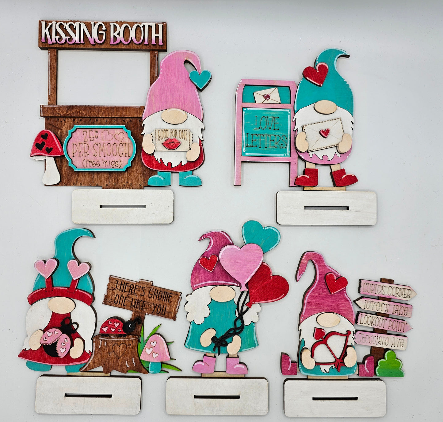 PAINTED - Valentine Gnomes x5