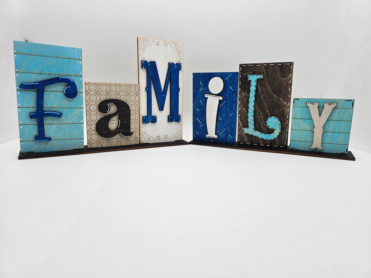 PAINTED - Family Standing Sitter