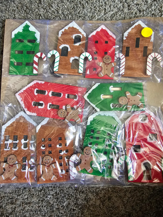 PAINTED - Gingerbread House Sitters