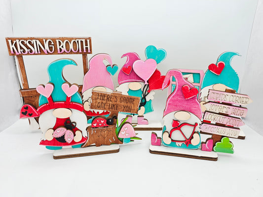 PAINTED - Valentine Gnomes x5