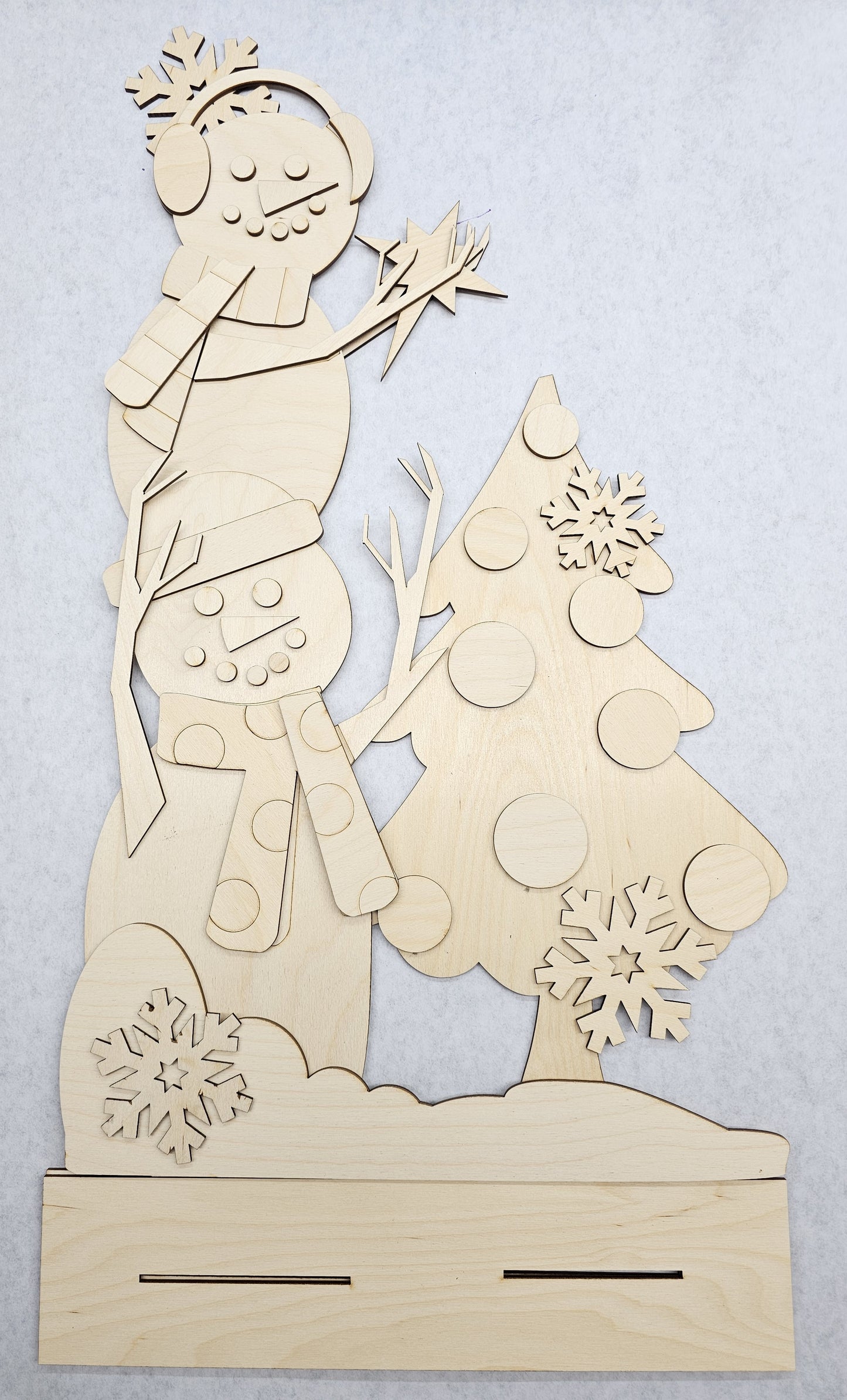 Snowmen With Christmas Tree 21"