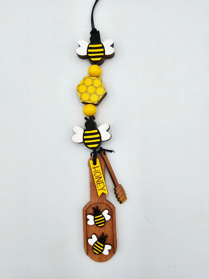 Bee Scoop Ornament Tag