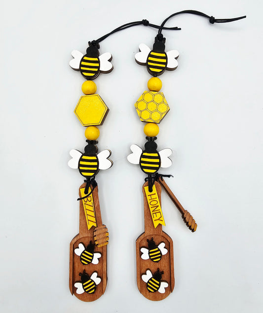 PAINTED - Bee Scoop Ornament Tag