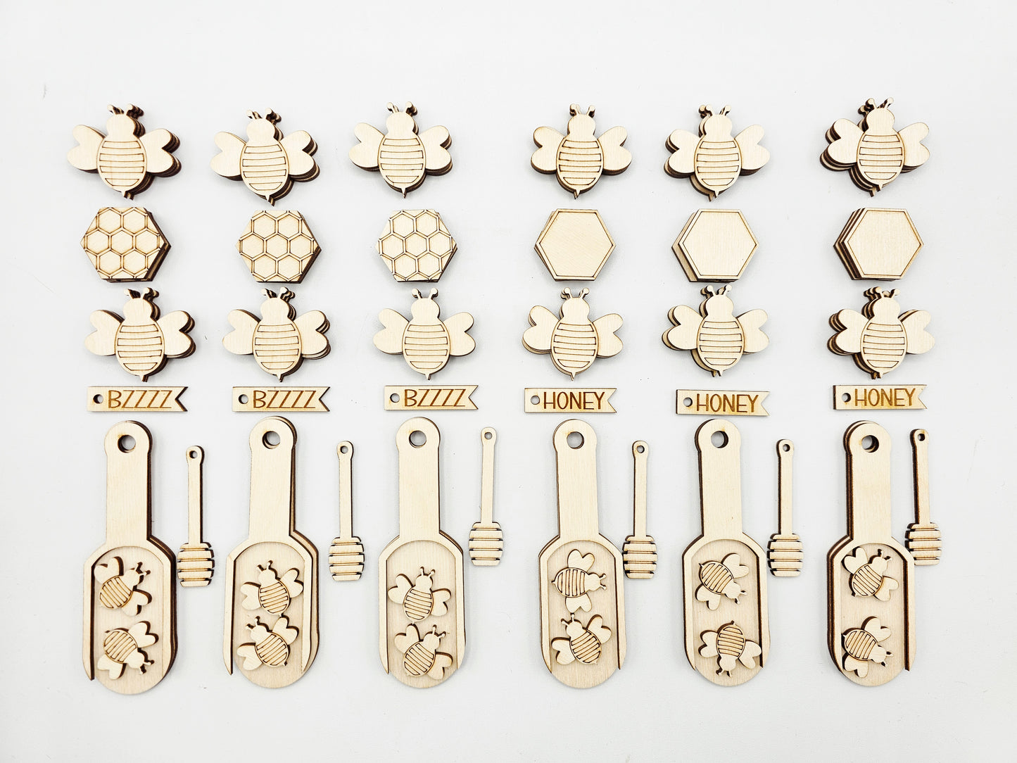 Bee Scoop Ornament Tag